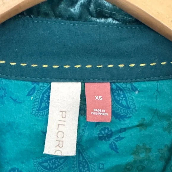 Anthropologie Pilcro Relaxed Velvet Button down Emerald Green - Picture 2 of 6